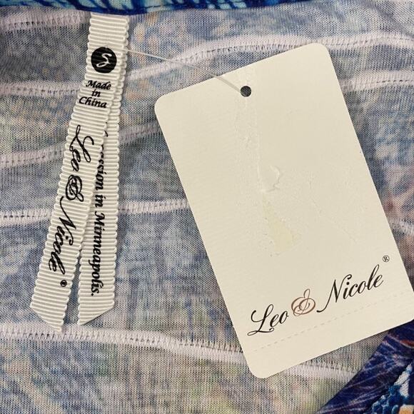 Leo & Nicole Peacock Feather Print Top Size Small - Picture 5 of 7